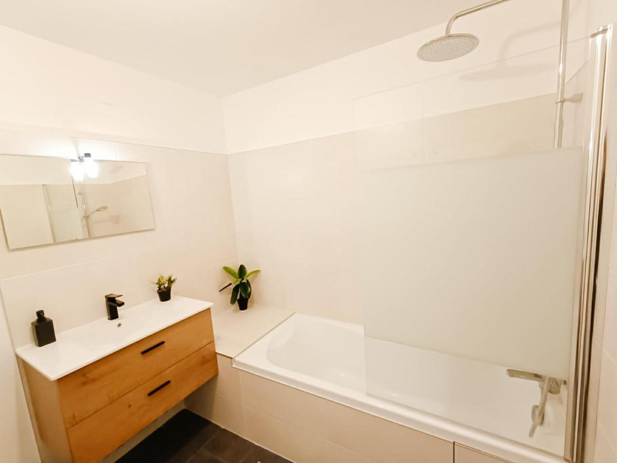 Cosy Perle - 2Ch - Quartier Des Halles & Parking Souterrain Pau Buitenkant foto
